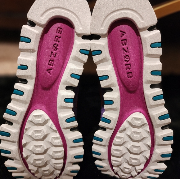 Stylish New Balance - Picture 3 of 6